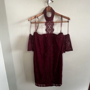 City Triangles Burgundy Lace Lined Off Shoulder Top Size Small‎
